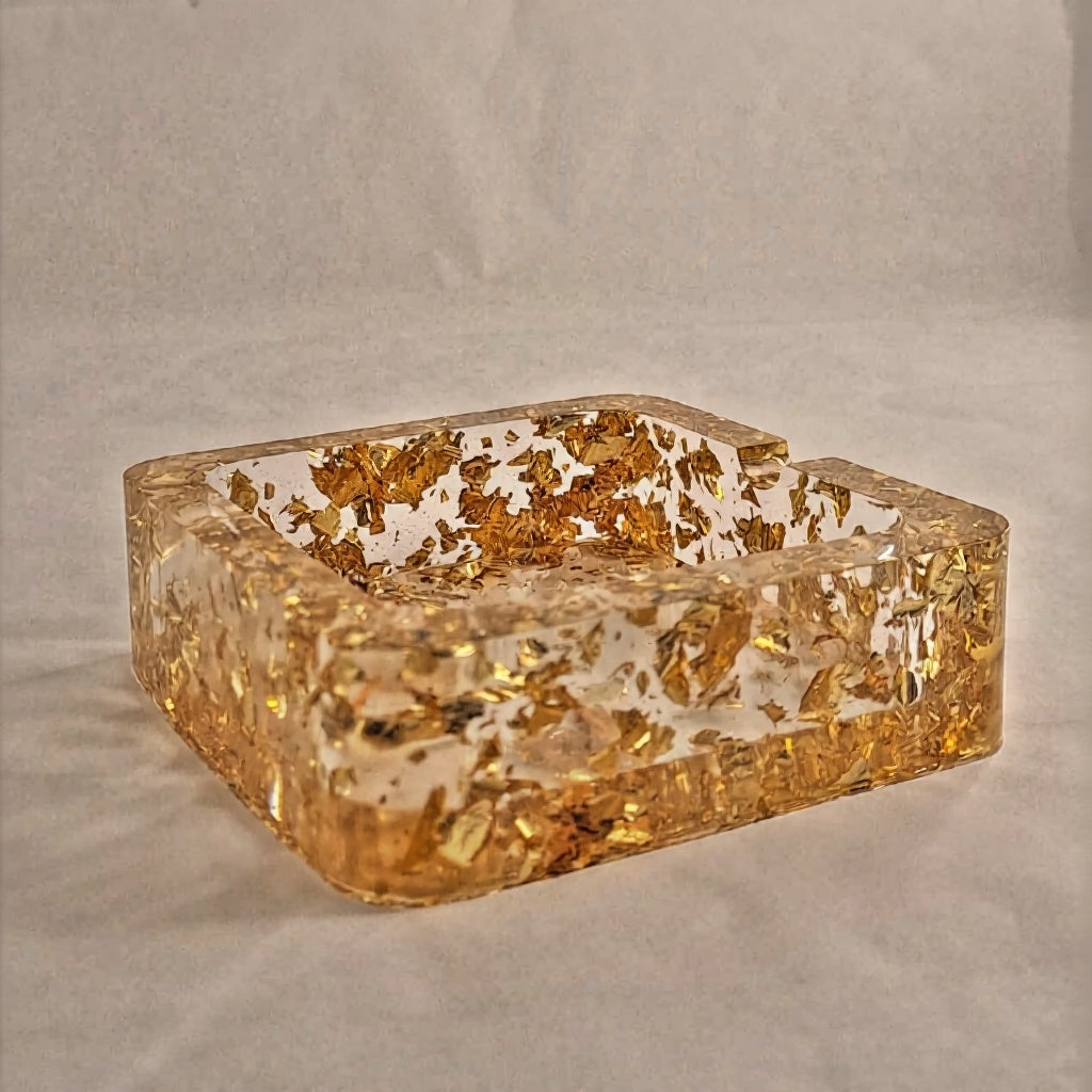 Golden Flake Square – Luxe Altın Varak Epoksi Kül Tablası