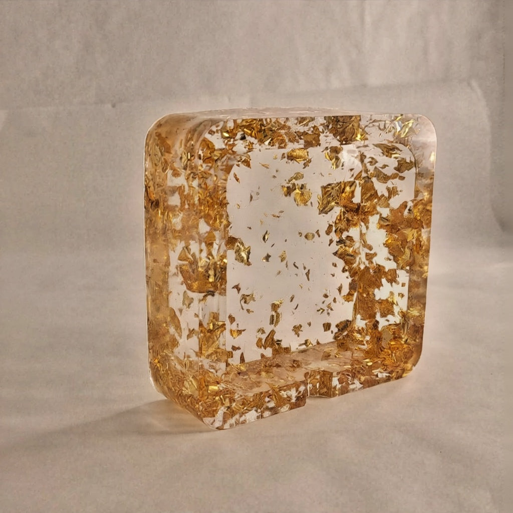 Golden Flake Square – Luxe Altın Varak Epoksi Kül Tablası